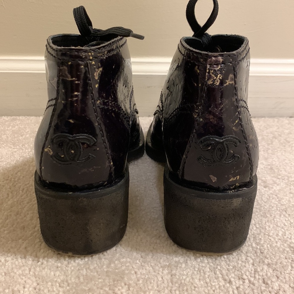 CHANEL Black Leather Lace-Up Ankle Boots w/ Gold Grommets & Scattered Flecks - Picture 6 of 7